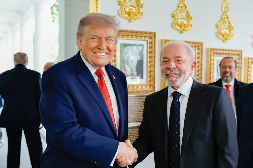 Lula: Próteses do SUS superam 'dentadura do Trump'