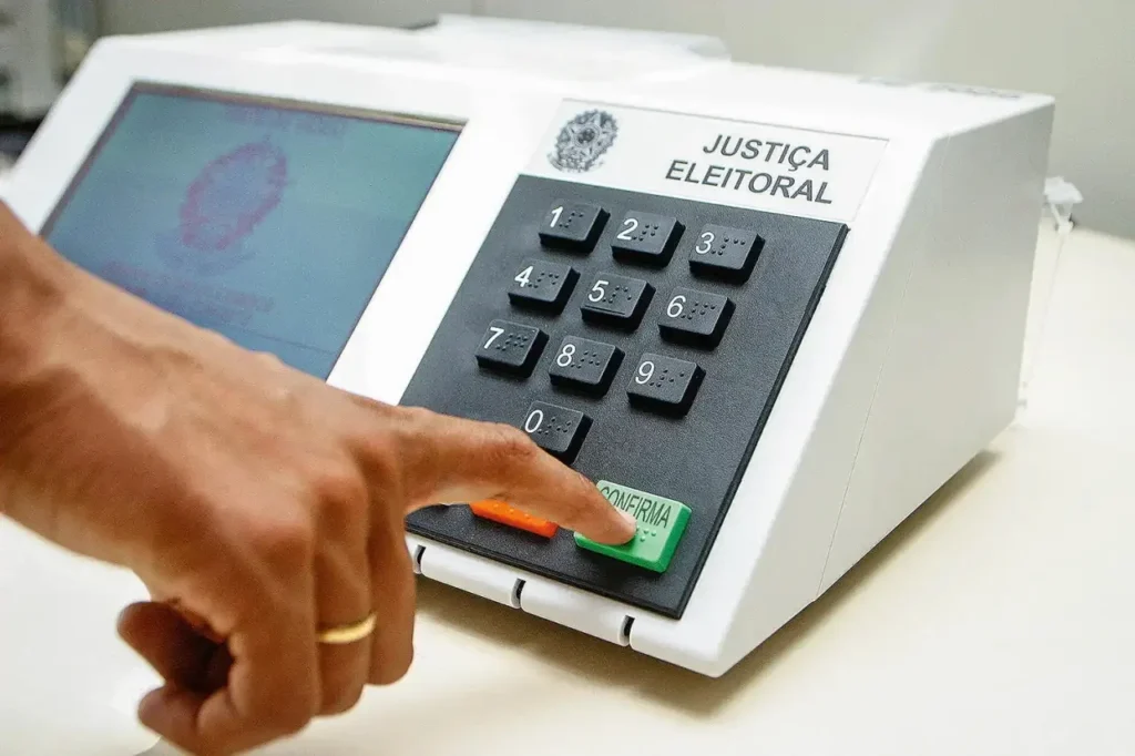 TSE firma parceria com gigantes da tecnologia para eleições seguras