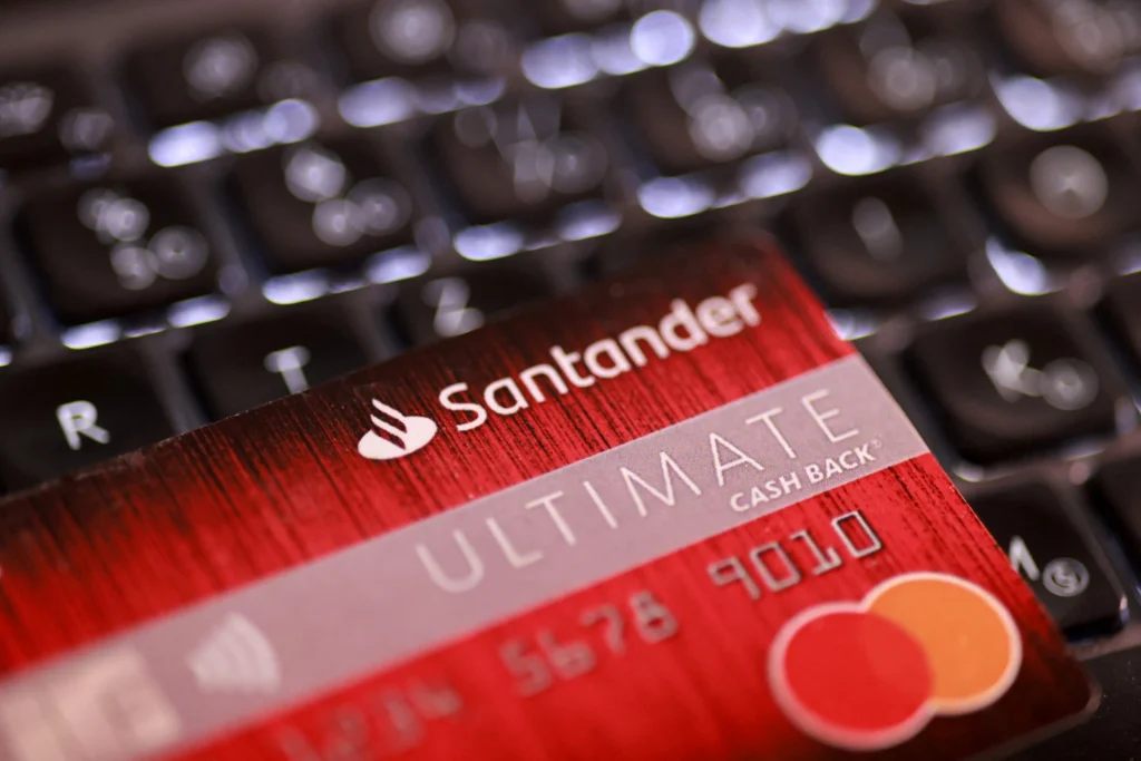 Santander mantém metas: Lucro cresce no 2º tri e impulsiona futuro