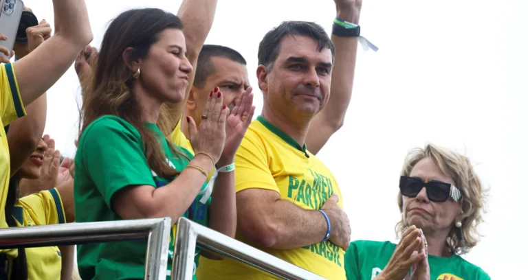 Flávio Bolsonaro promete ‘tesourar’ contas públicas em campanha