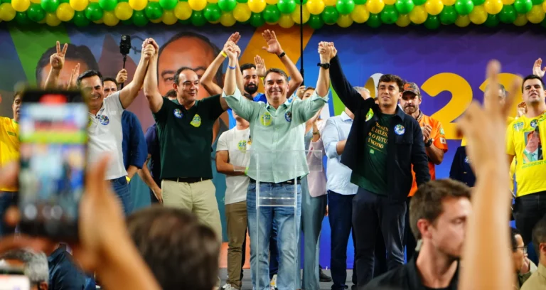 Flávio Bolsonaro: “Só quero paz para governar e construir pontes”